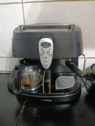 Cafeteira profissional com vaporizador e expresso 