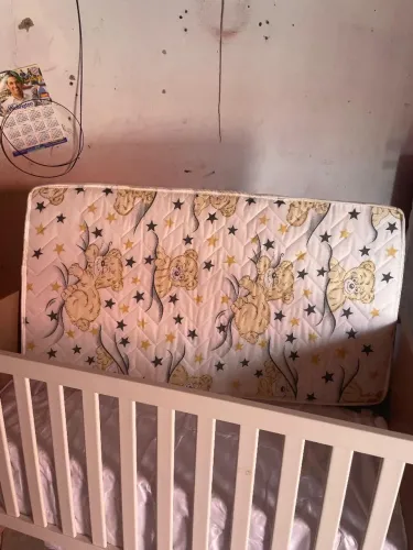 Berço com um mês de uso