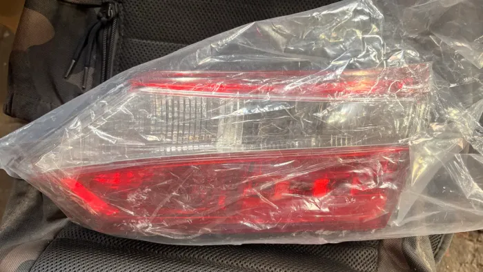 Lanterna com led mala Corolla 2015/17 lado direito