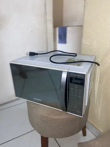 Microondas Panasonic espelhado