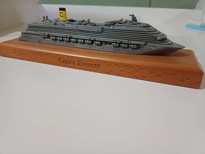 Miniatura Navio Cruzeiro Costa Firenze Prateado 