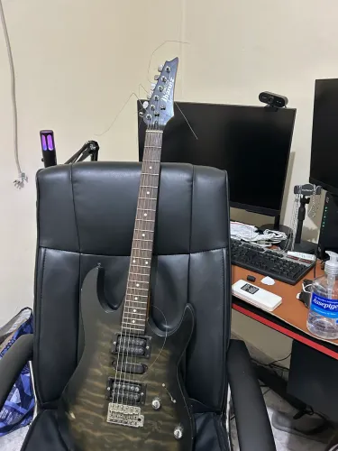 Guitarra Ibanez com Malagoli Napalm