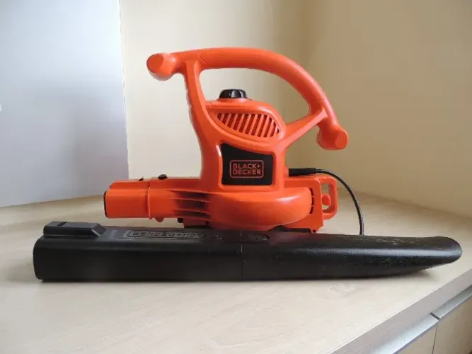 Soprador elétrico Black & Decker BV25