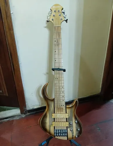 Baixo Garcia's TB1 Custom 6 cordas Neckthru