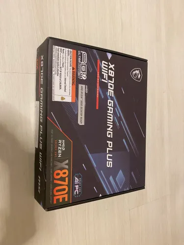 Placa mãe MSI X870E Gaming Plus Wi-Fi
