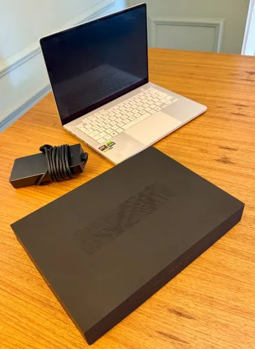 Notebook Asus Rog Zephyrus G14 Rtx 5070 Ti 32gb Ram Ryzen 9