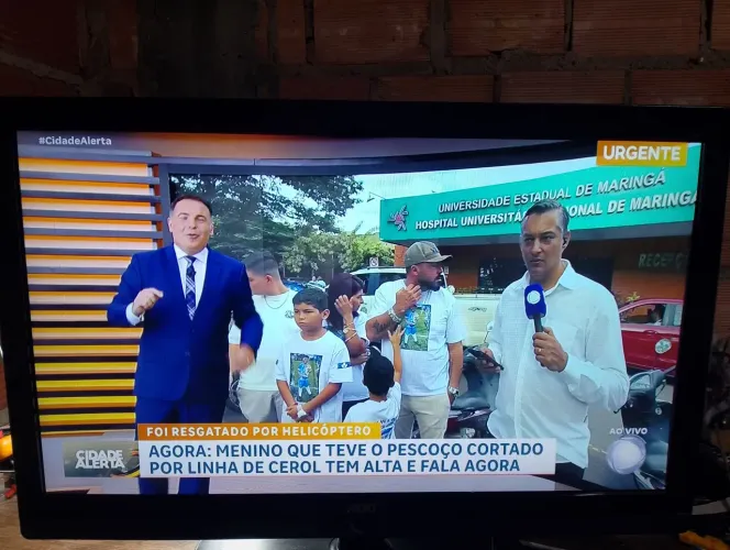Tv aoc 32 polegadas não é smart funcionando