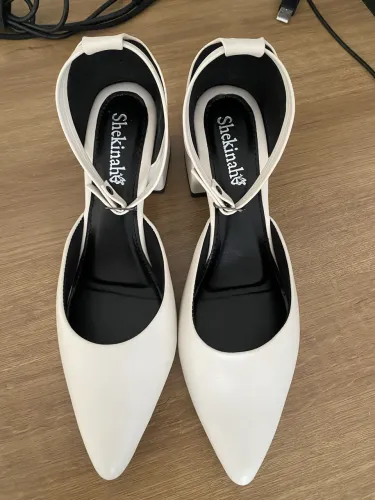 Scarpin Feminino Branco Salto Bloco Bico Fino - Tam. 39