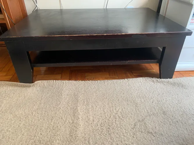 Mesa de centro em madeira maciça