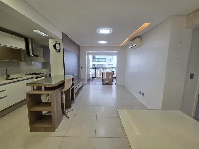 Apartamento para Venda em Florianópolis, Abraão, 2 dormitórios, 1 suíte, 2 banheiros, 1 va
