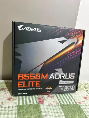 Aorus elite B500M (lacrada) nunca aberta