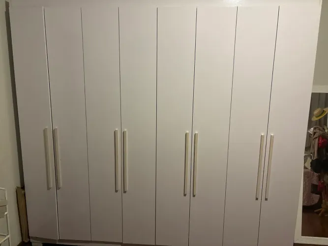 Guarda-roupa 8 portas