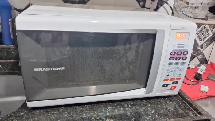 Microondas 25L Funcionando perfeitamente