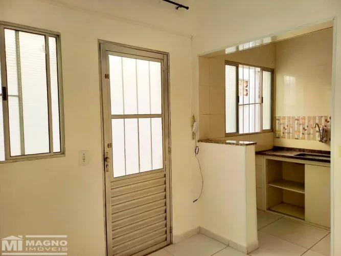 Casa com 1 dormitório para alugar por R$ 764,50/mês - Vila Jacuí - São Paulo/SP