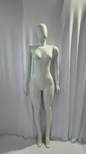 Vendo 2 Manequins para Loja de Roupas - Ótimo Estado