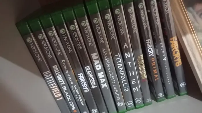 Vendo tom clancy's Ghost Recon e dead rising 4 para Xbox one