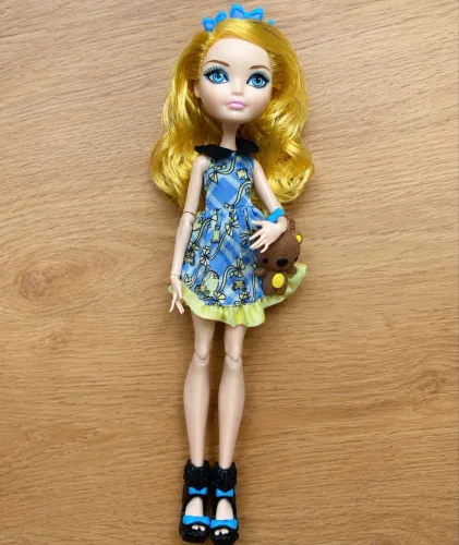 EAH - Blondie Lockes Enchanted Picnic