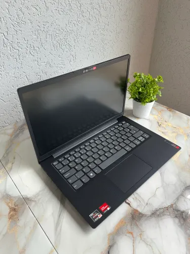 Notebook Lenovo V14 G4