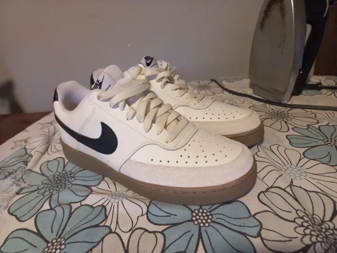 Tênis Nike Vision Low 40 