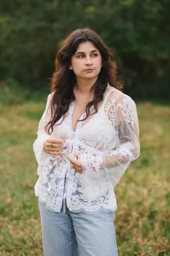 blusa romântica em renda