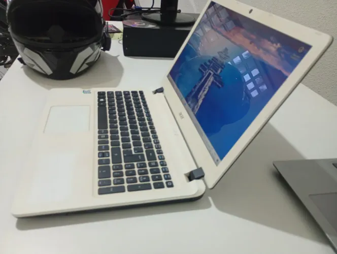 Notebook Acer Premium...