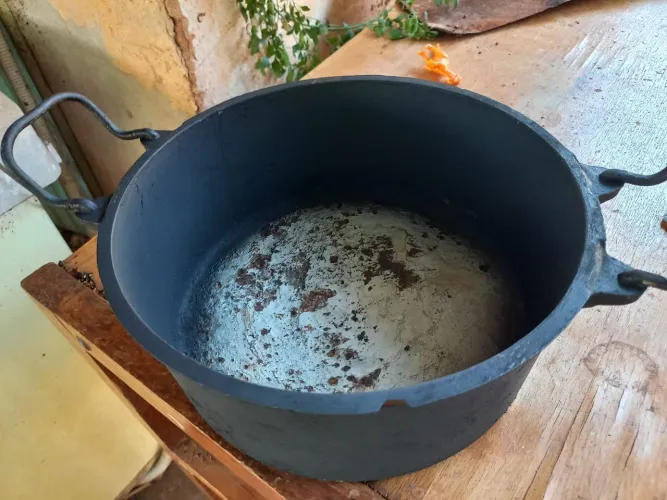 Panela de ferro caçarola antiga 5L