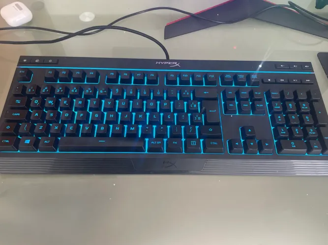VENDO TECLADO HYPERX ALLOY CORE RGB
