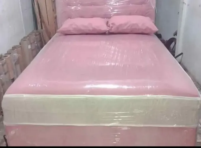 Cama box casal macia e confortável 