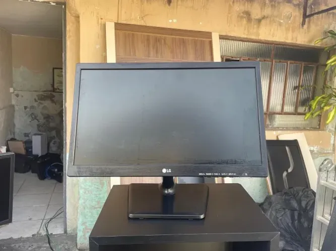 Monitor LG 19.5? LED HD - Ótimo Estado | Ideal para Escritório e Home Office