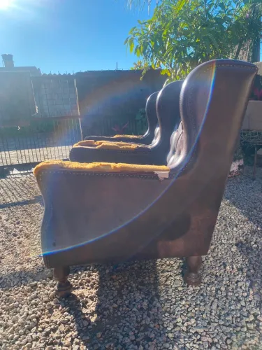 POLTRONAS CLÁSSICAS ESTILO CHESTERFIELD - OPORTUNIDADE