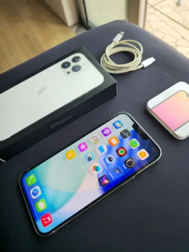 IPHONE 13 PRÓ MAX UNICO DONO NUNCA ABERTO, TODO ORIGINAL ( COM CAIXA, CABO E MANUAL )