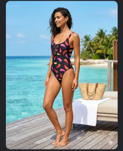 Maios femininos praia e piscina