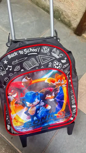 Mochila de rodinha nova vendendo porque comprei errado medidas 33 altura 25 largura 