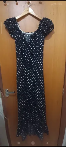 Vestido midi de poá e manga ciganinha. Veste do 38 ao 40. Chamar no WhatsApp *