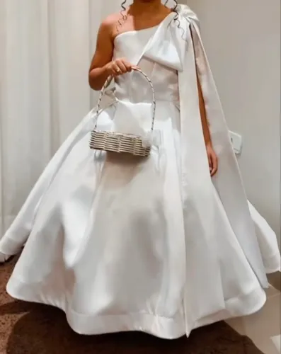 Vendo lindo vestido de dama de honra 