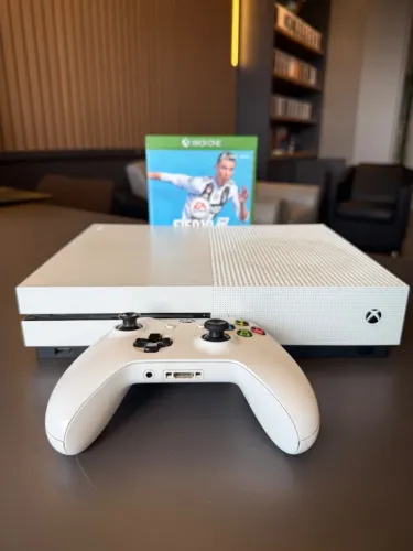 GAME XBOX ONE S DE 500GB - COM JOGO