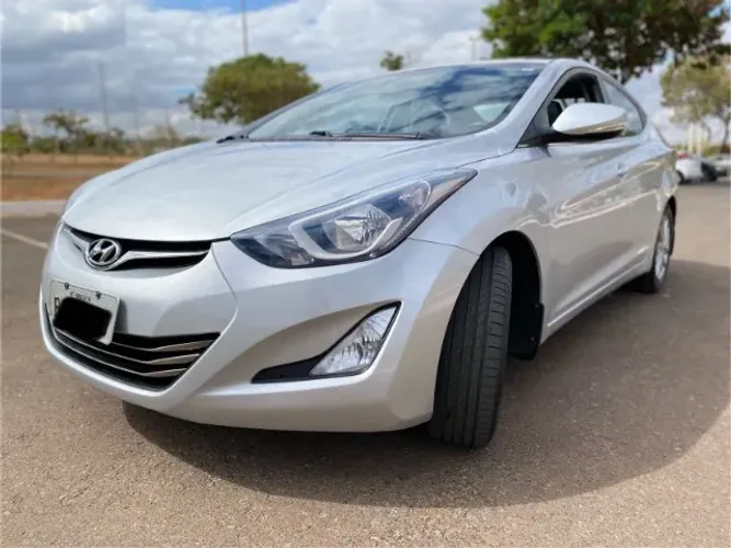 Hyundai Elantra GLS 2.0 16V Flex Aut. 2015