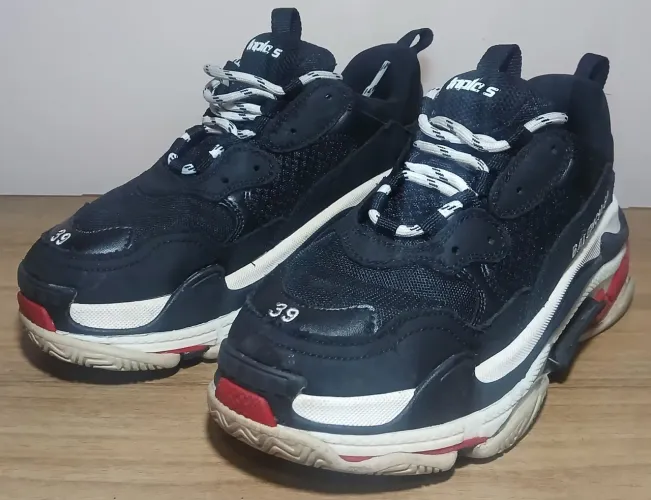 Tênis Balenciaga Triple S em preto 39 - contém marcas de uso