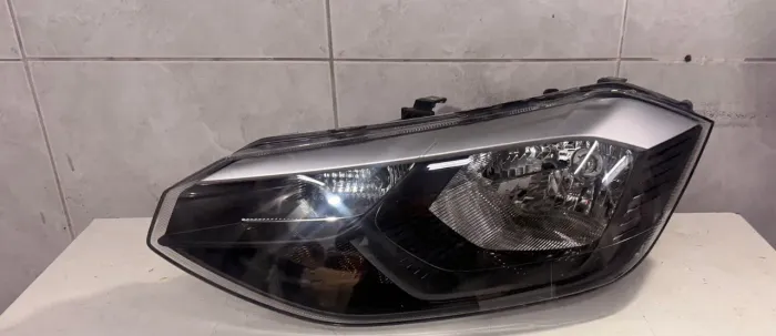 Farol esquerdo Polo Track 2023 2024 2025 original