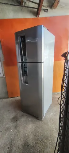 Geladeira Electrolux inox 