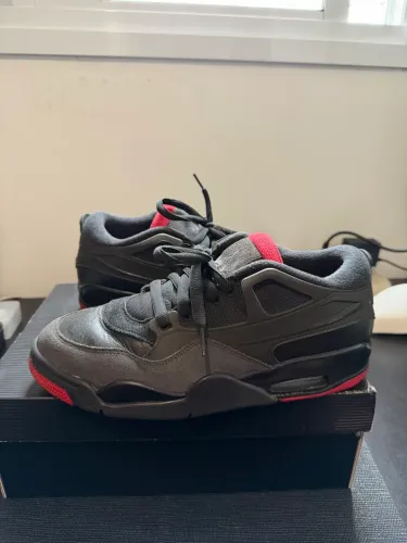 Tênis Jordan 4 RM Size 42BR USADO