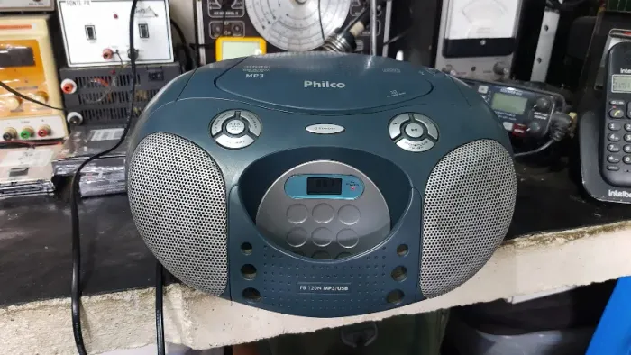Microsystem Philco PB120N com MP3, no estado, com defeitos. Leia o texto do anuncio.