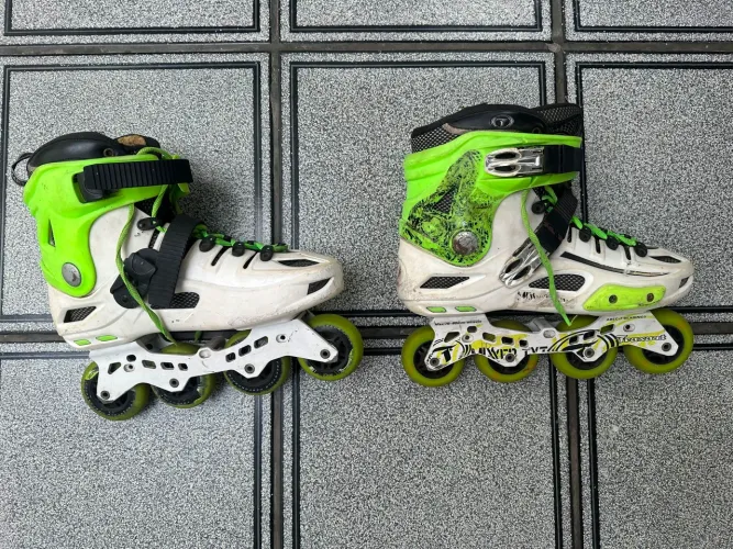 PATINS TRAXARD, COM JOELHEIRAS, COTOVELEIRAS E LUVAS DE PROTEÇÃO S