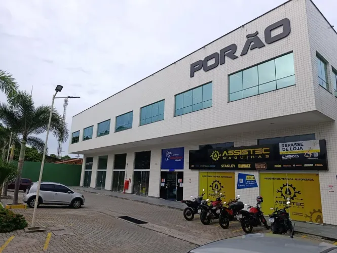 Loja Comercial para Alugar na Av. Washington Soares | 108m² | Shopping Mall Moderno