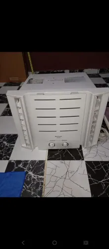 Vendo ar condicionado Springer Midea de 10000 BTUs 127v gelando muito bem único dono 