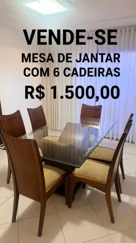 Vendo mesa de jantar com 6 cadeiras 