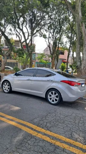 Hyundai Elantra GLS 1.8 16V Aut. 2013