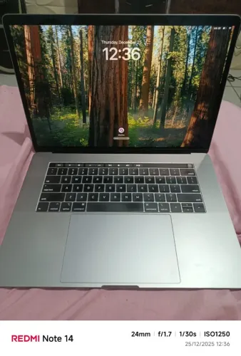 Macbook Pro 2018 / i7 / 16GB RAM / 256GB / 15 Pol