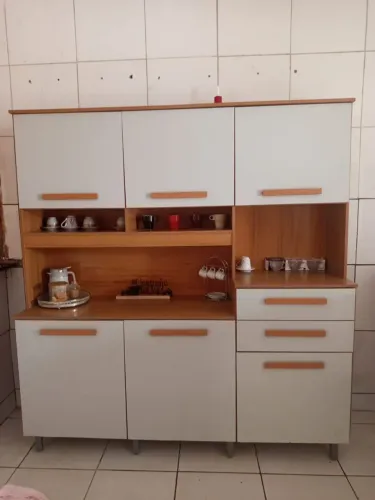 Armario seminovo sem danificações