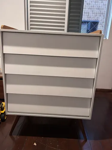 Cômoda Retrô 4 Gavetas Branco Acetinado com trocador